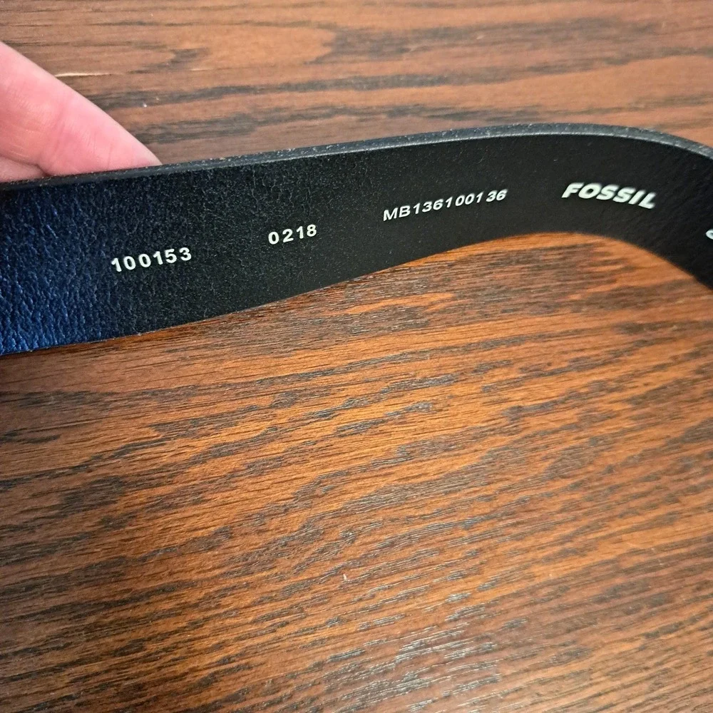 Fossil Mens Black Genuine Leather Belt Silver Buckle MB1361001 36